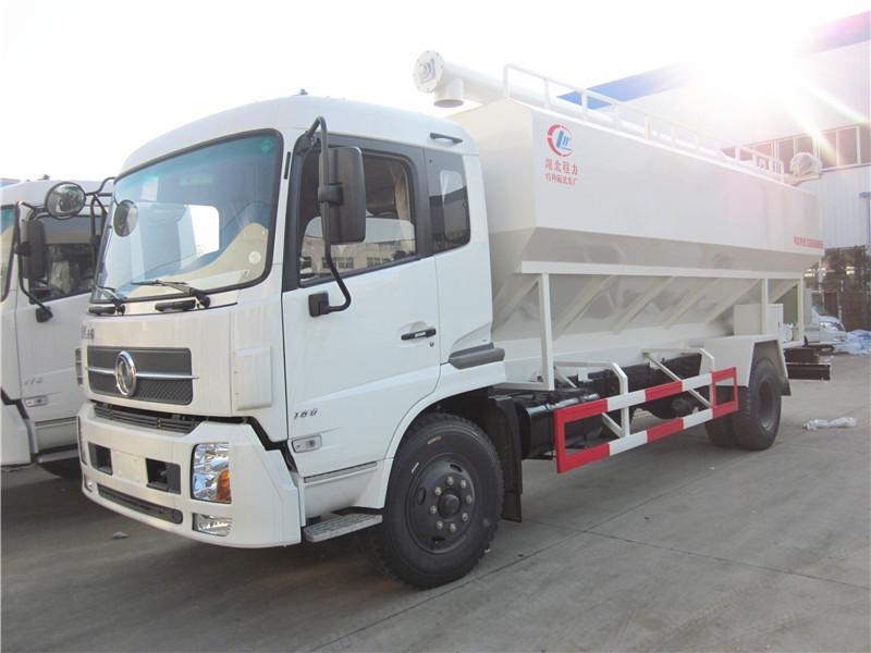 散裝<a href=http://jswmsh.cn/siliaoche/ target=_blank class=infotextkey>飼料車</a>圖片展示